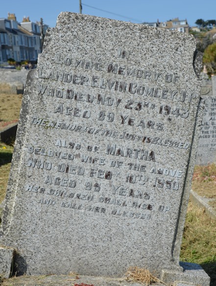 Lander Elvin Comley grave text